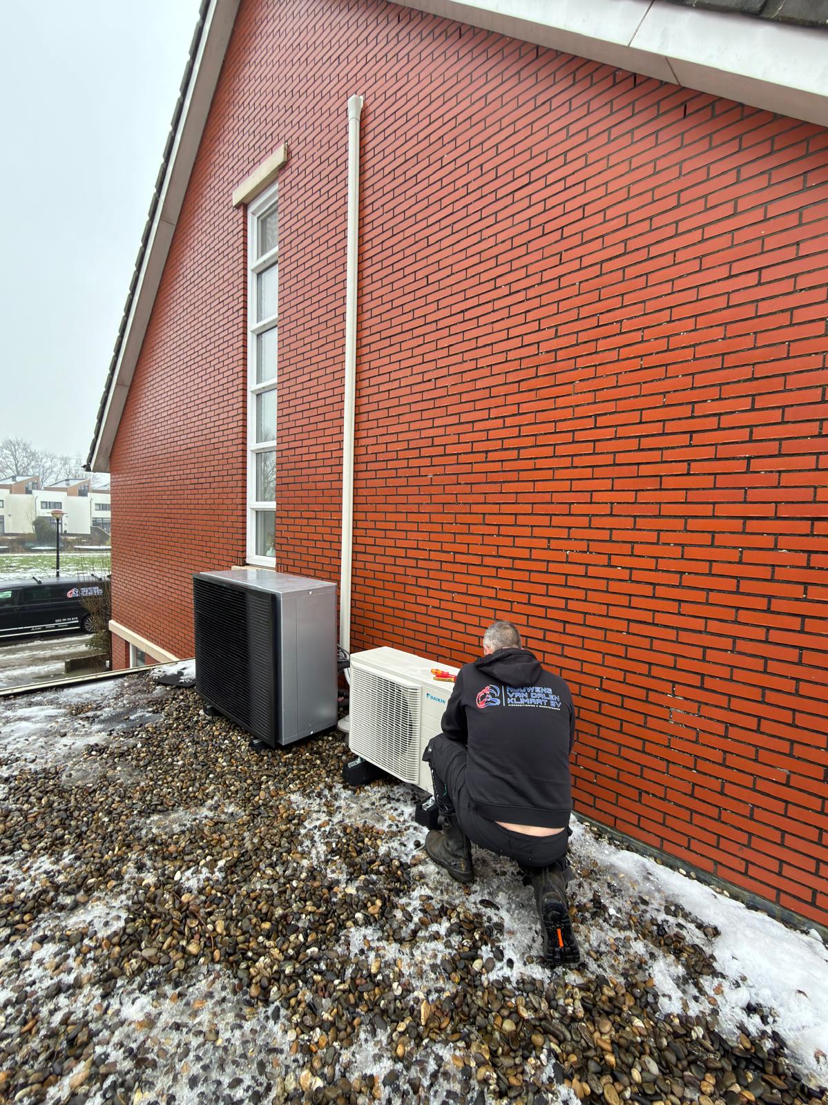 Daikin altherma 10kw warmtepomp & 5kw prefera single split airco - Afbeelding 2